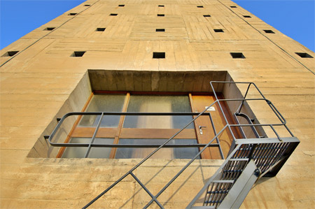 Marseille, La cit&eacute; radieuse de Le Corbusier, juillet 2004